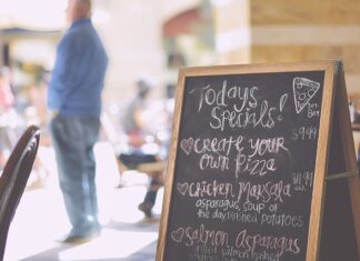 Czym się różni Promocja zdrowia od edukacji zdrowotnej? Czym się różni Promocja zdrowia od edukacji zdrowotnej?