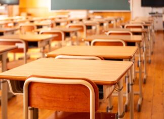 Ile godzin lekcyjnych w 3 technikum? Ile godzin lekcyjnych w 3 technikum?